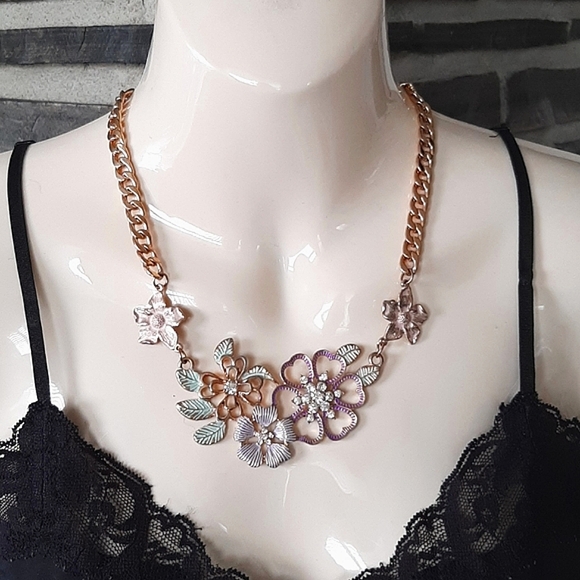 **3/$25**  Beautiful Pastel Floral Necklace - Gold Tone w Rhinestones - LIKE NEW - Picture 3 of 5